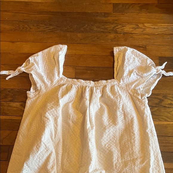 Universal Thread Dresses & Skirts - Universal Threads White Eyelet Square-Neck Women's dress